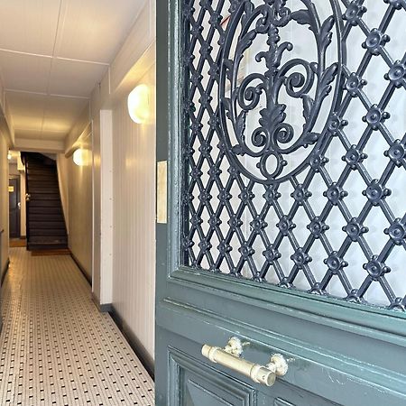 Elegant Home Near Trocadero Paris Exterior photo